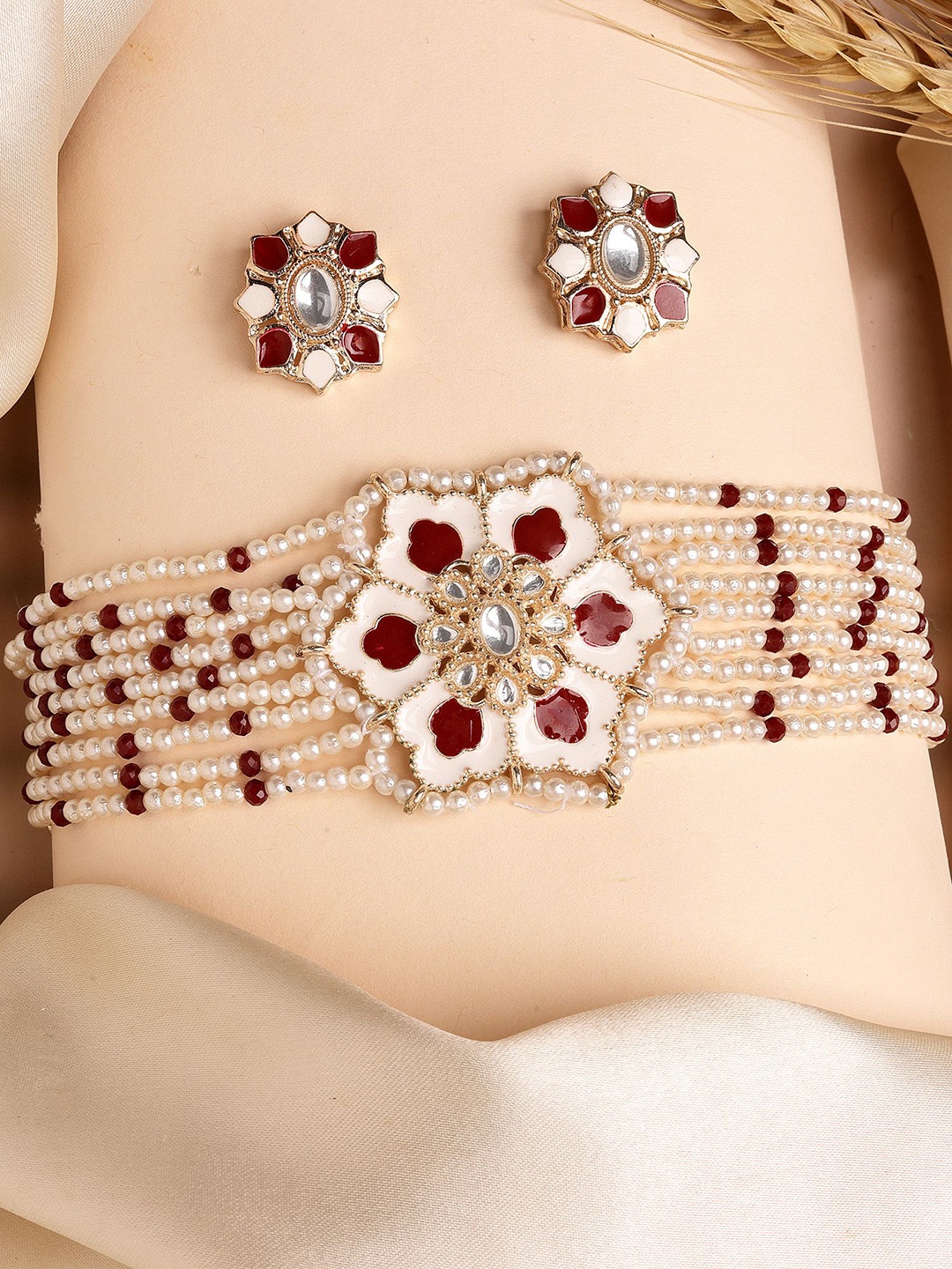 

KARATCART Gold-Plated Kundan-Studded & Beaded Meenakari Choker Jewellery Set, Maroon