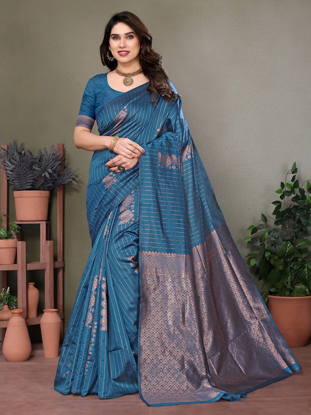 

VEDANT VASTRAM Woven Design Zari Designer Saree, Turquoise blue