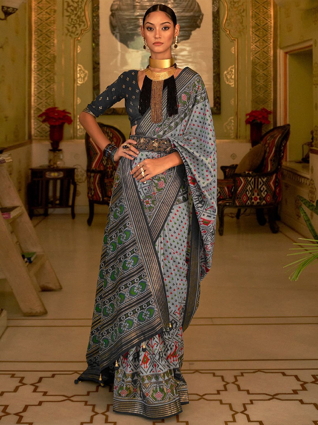 

DEVATITHI Floral Silk Blend Patola Saree, Grey