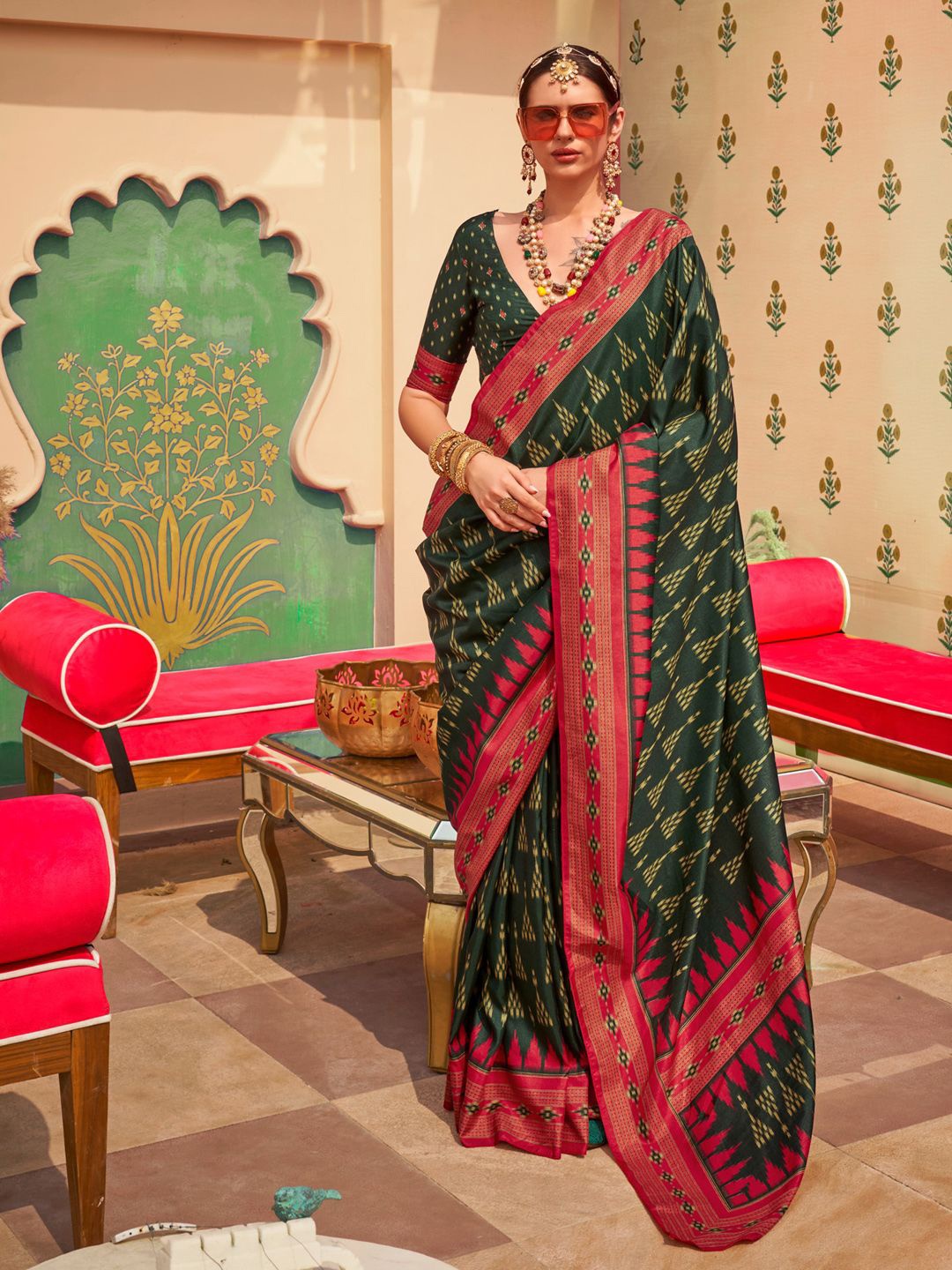 

Anouk Silk Blend Sungudi Saree, Green