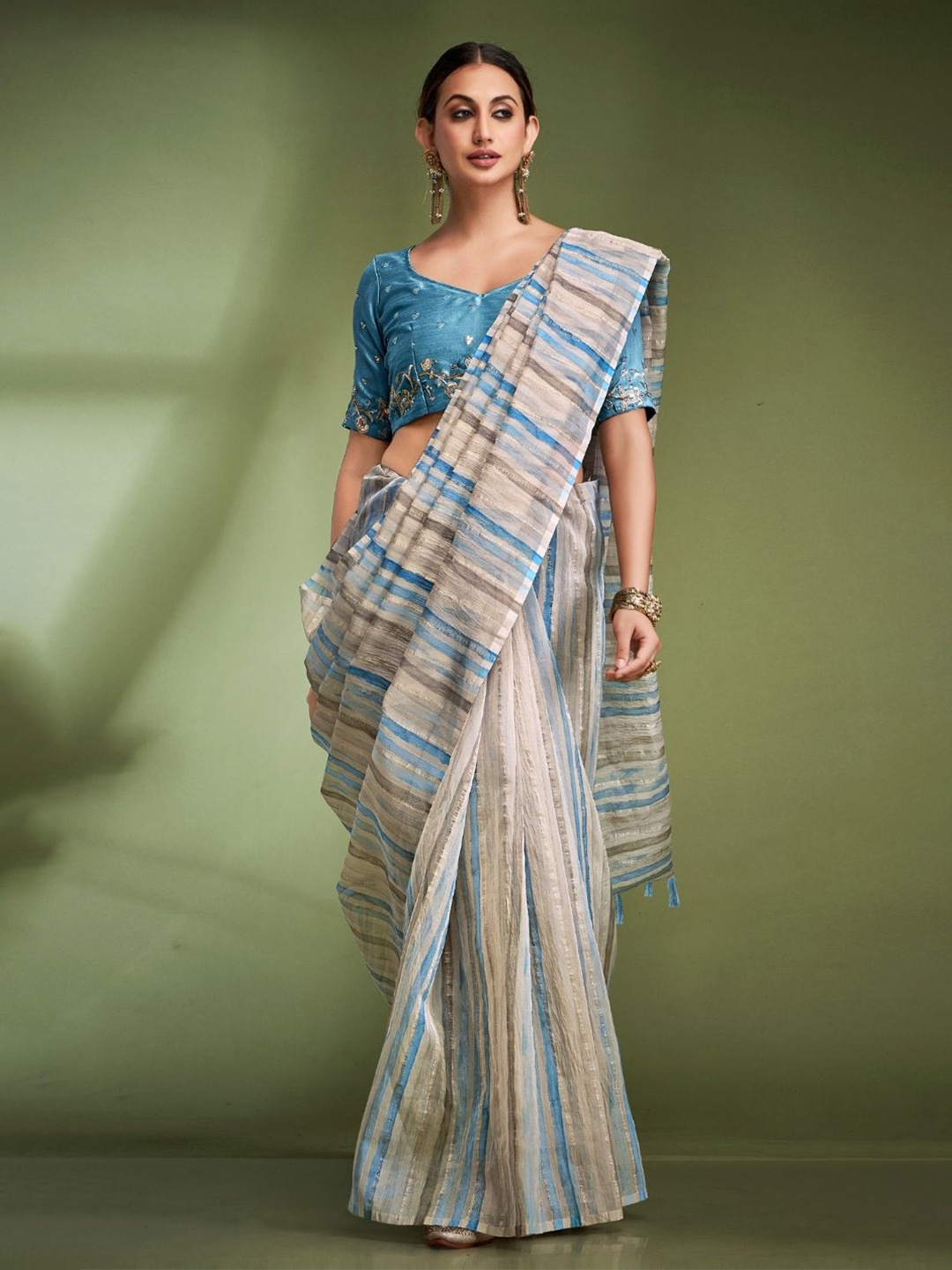 

DEVATITHI Striped Tissue Saree, Blue