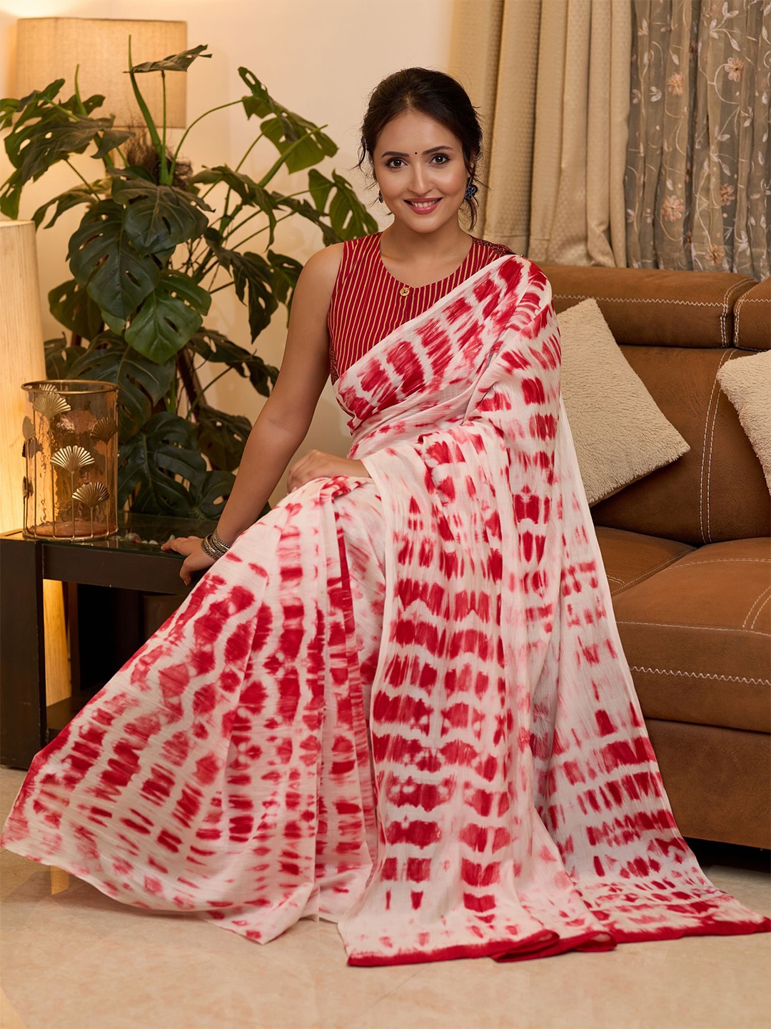 

Prasam Tie and Dye Dyed Saree, Red