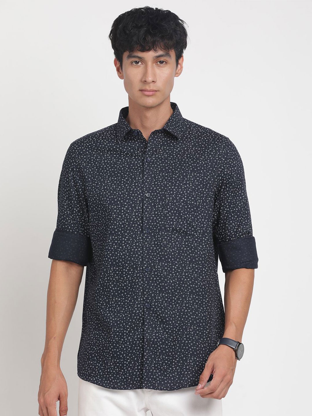 

Turtle Men Standard Slim Fit Spread Collar Floral Printed Cotton Casual Shirt, Black