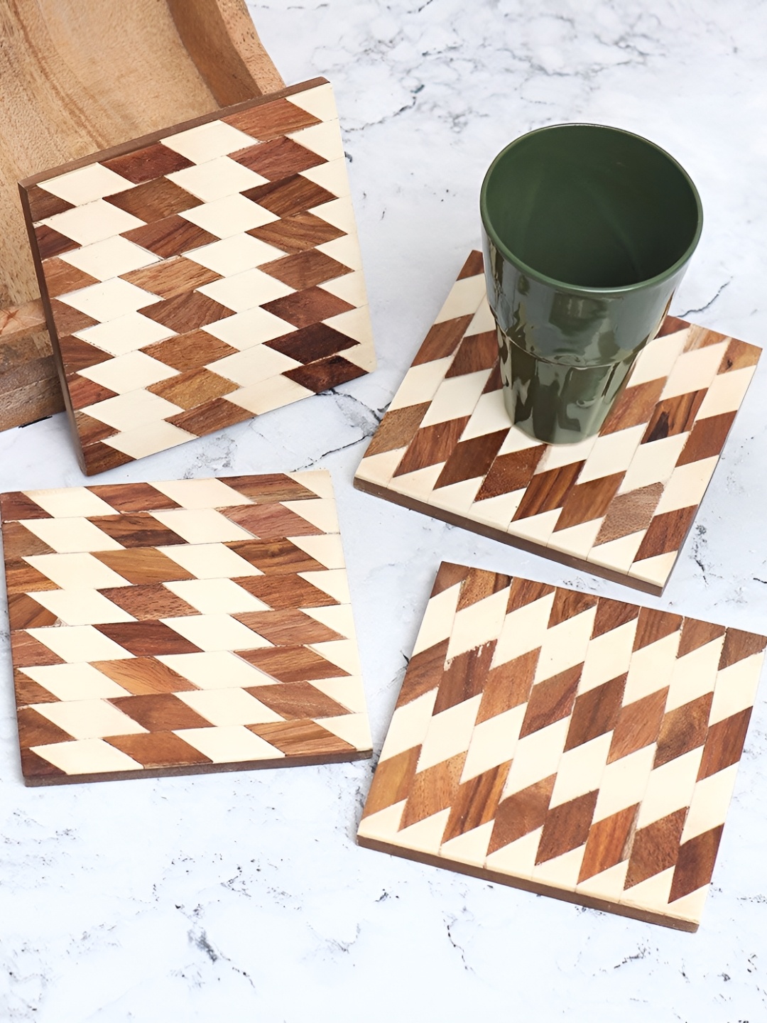 

Indianshelf Brown & White 4 Pieces Geometric Printed Square Shaped Wooden Coasters