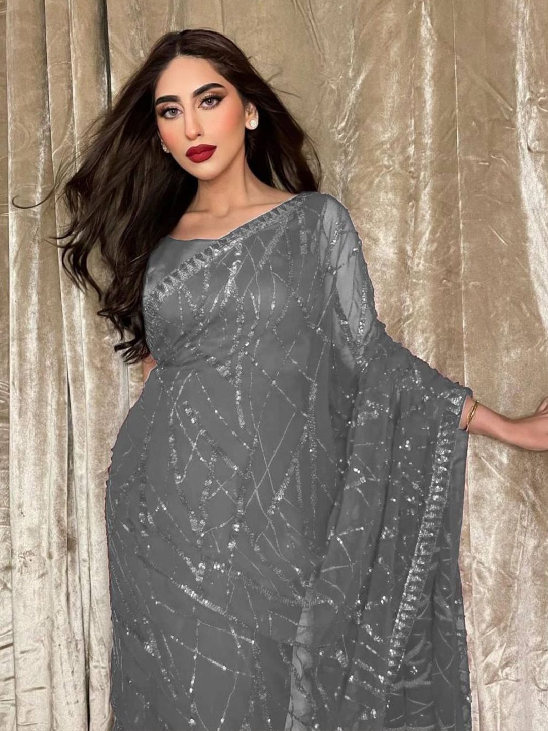 

Anouk Embellished Sequinned Poly Georgette Designer Saree, Grey