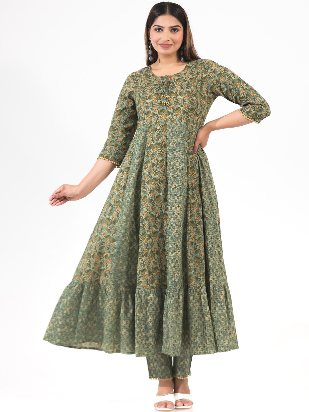 

Aramya Floral Printed Keyhole Neck Pure Cotton Anarkali Kurta With Trouser, Green