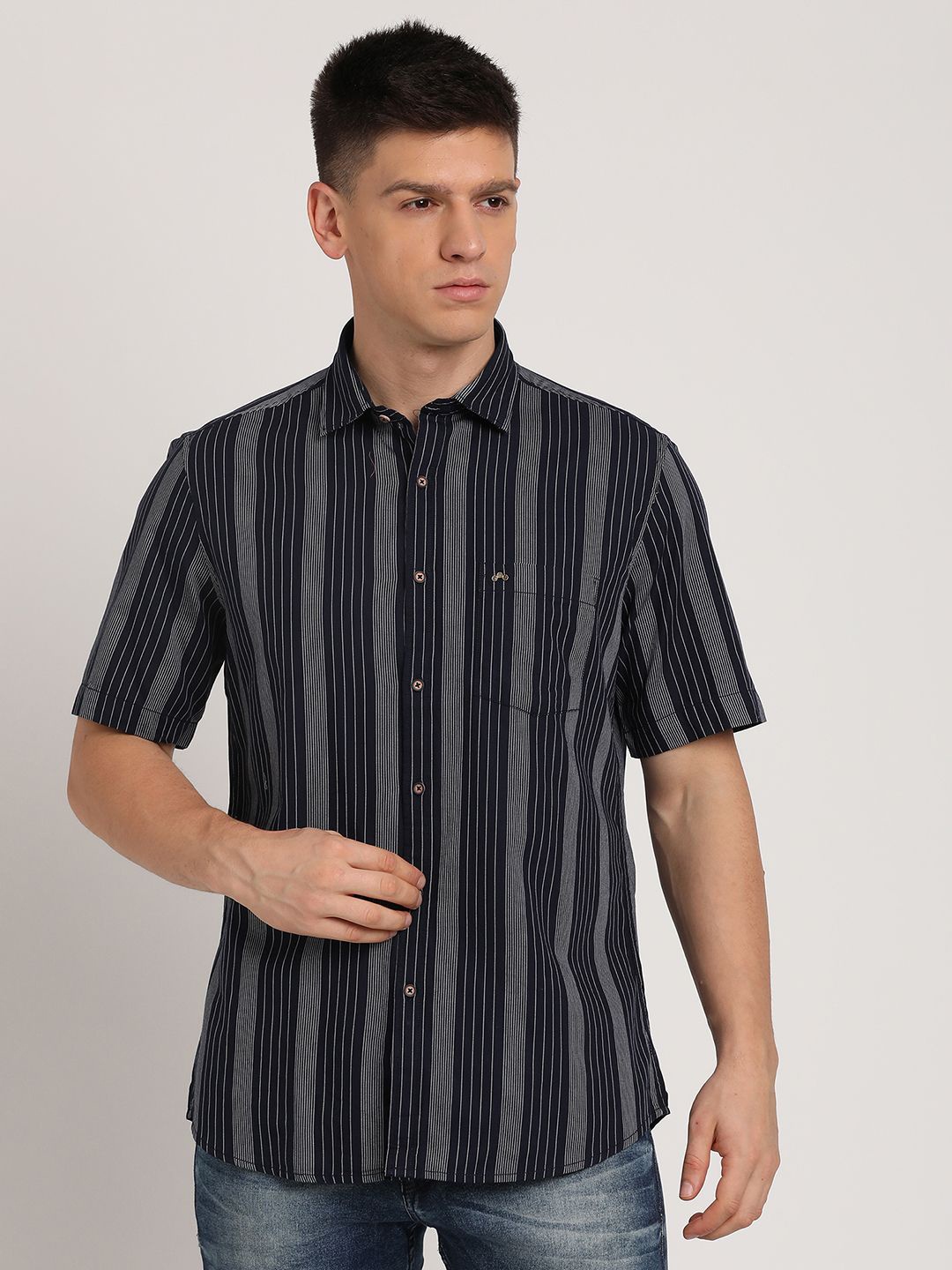 

Turtle Men Relaxed Fit Spread Collar Vertical Striped Cotton Casual Shirt, Black