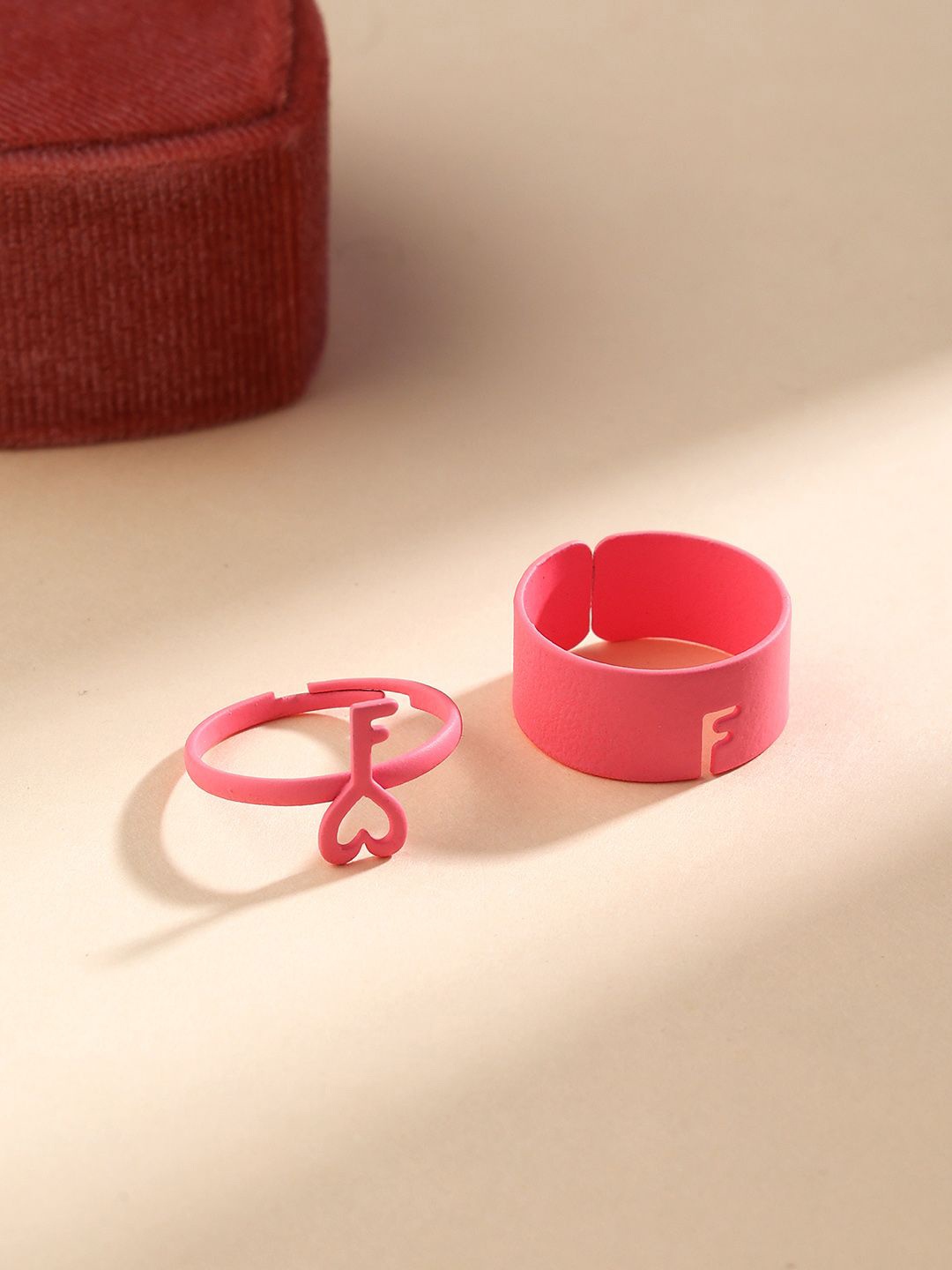 

Priyaasi Dual Finger Ring, Pink