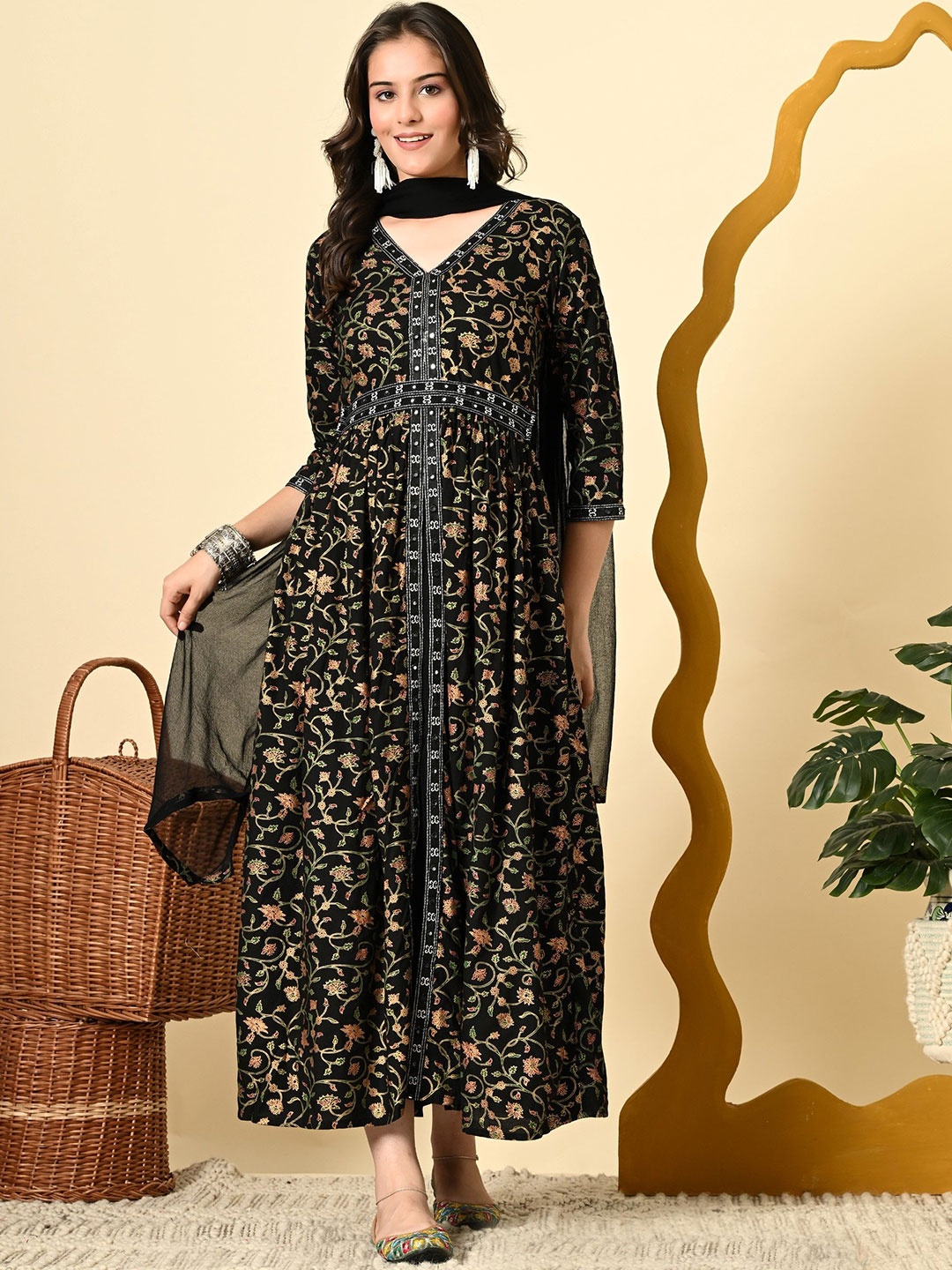 

CRENOL THREADS Women Floral Printed Fit & Flare Maxi Dress, Black