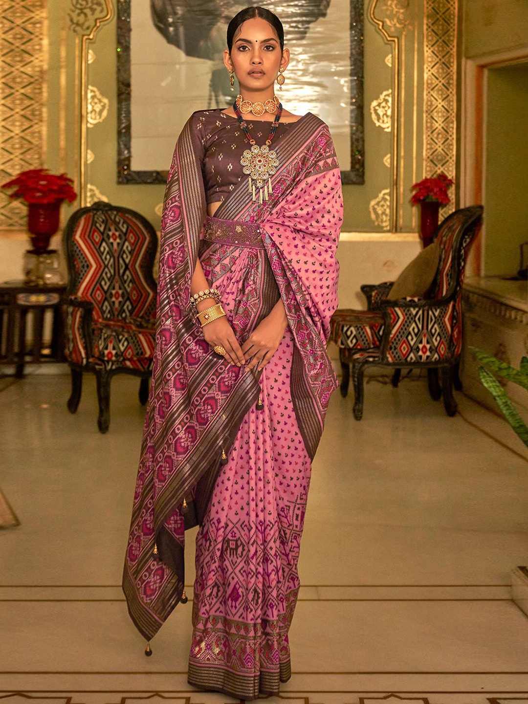 

DEVATITHI Kalamkari Silk Blend Patola Saree, Pink