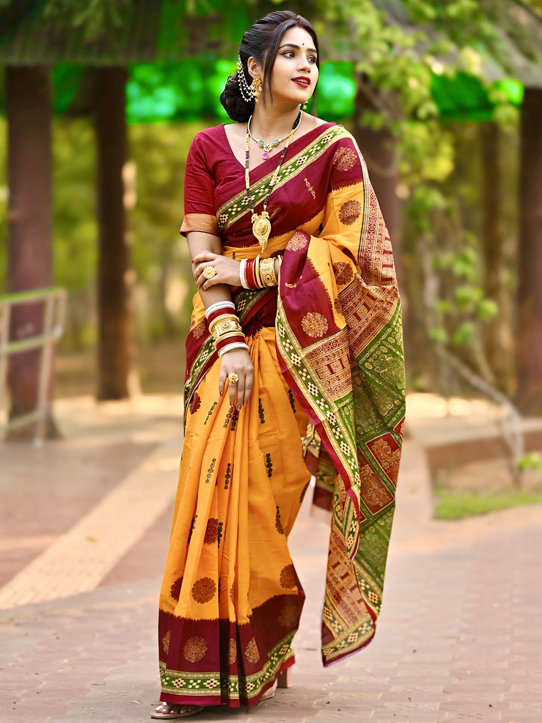 

pasapalli Floral Pure Cotton Sambalpuri Saree, Orange