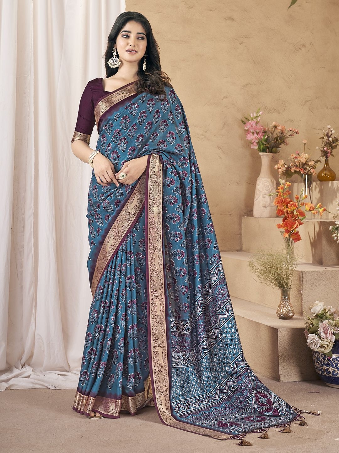 

Rekha Maniyar Floral Printed Pure Silk Saree, Teal