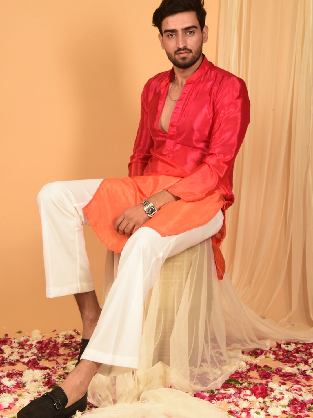

Laalzari Dyed Straight Kurta With Trousers, Red