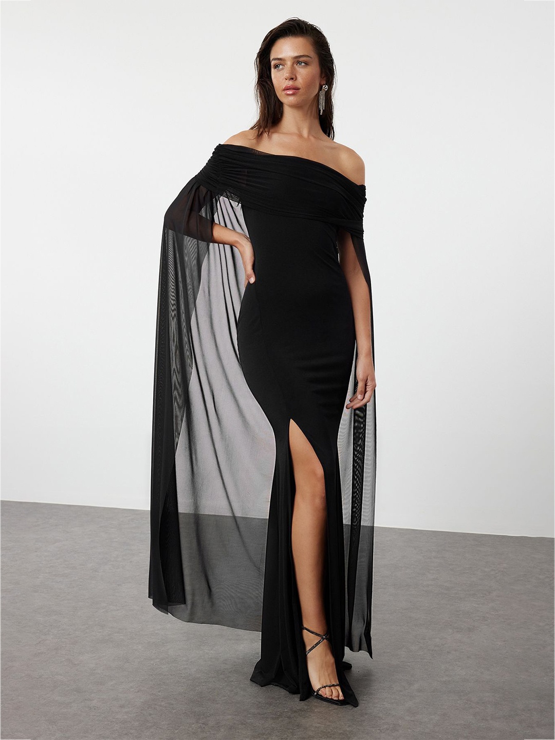 

Trendyol Women Off-Shoulder Cut-Out Maxi Dress, Black