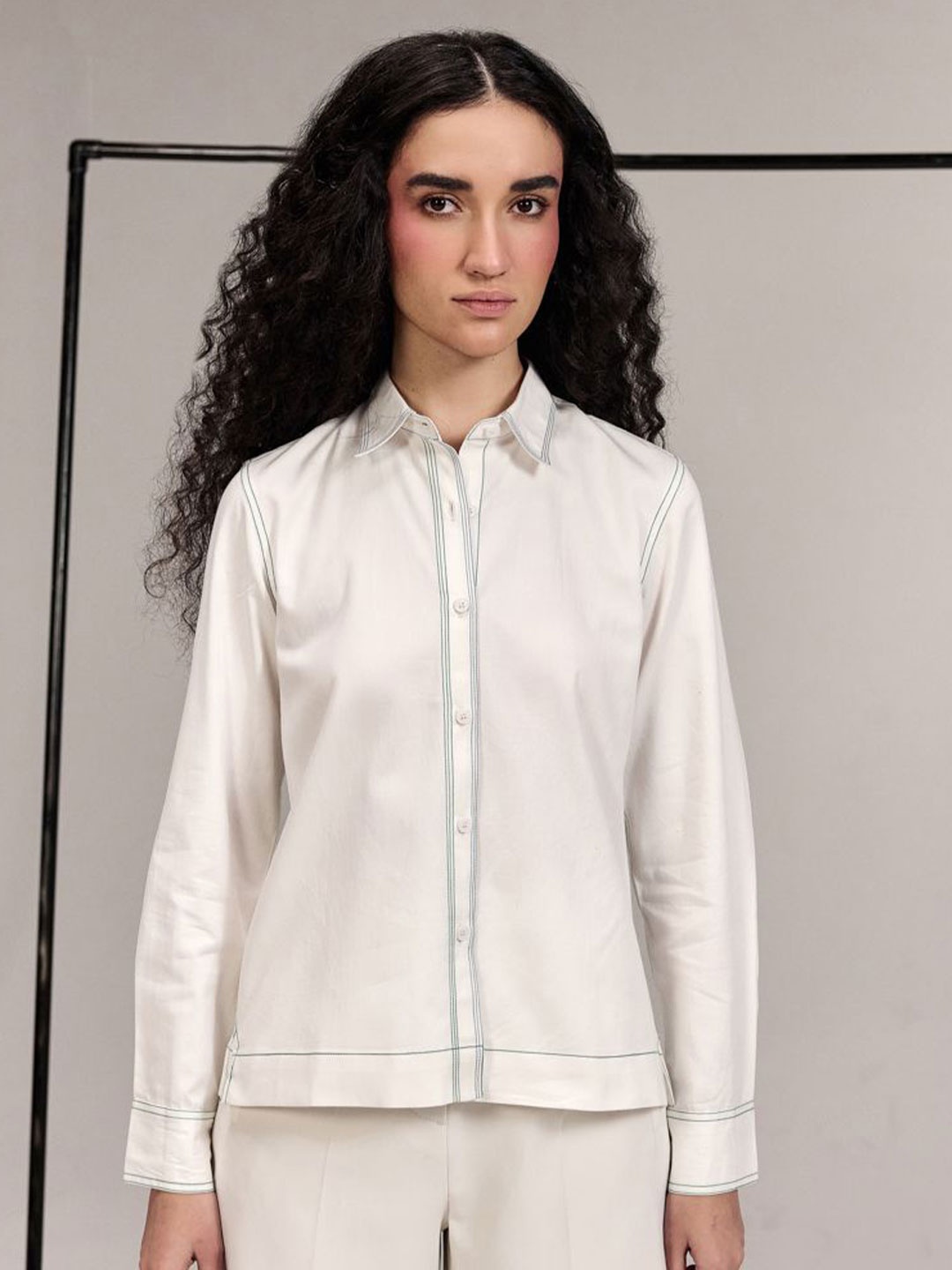 

Midsummer Women Spread Collar Solid Cotton Casual Shirt, White