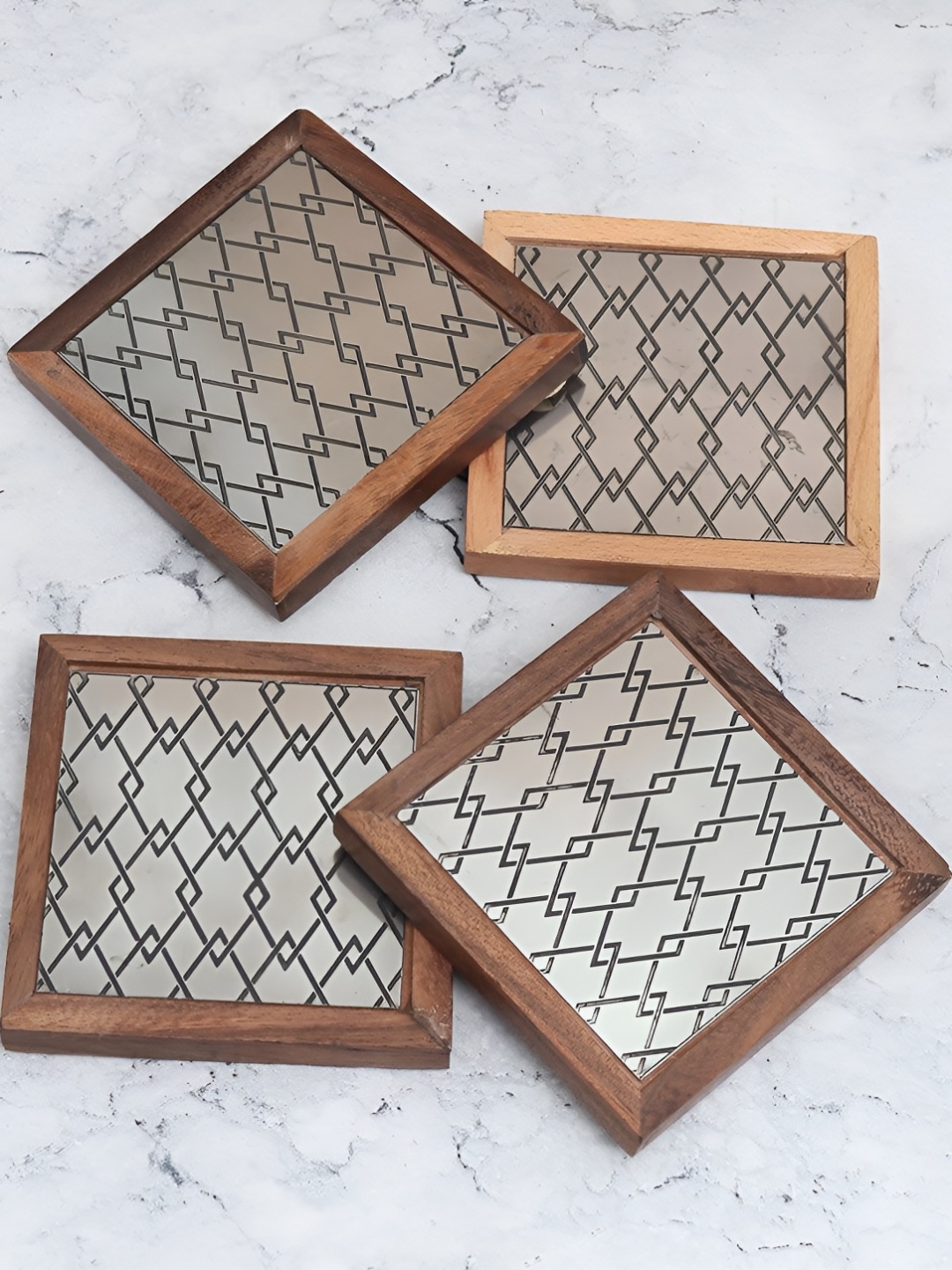 

Indianshelf Brown & Black 4 Pcs Geometric Printed Square Wooden Coasters