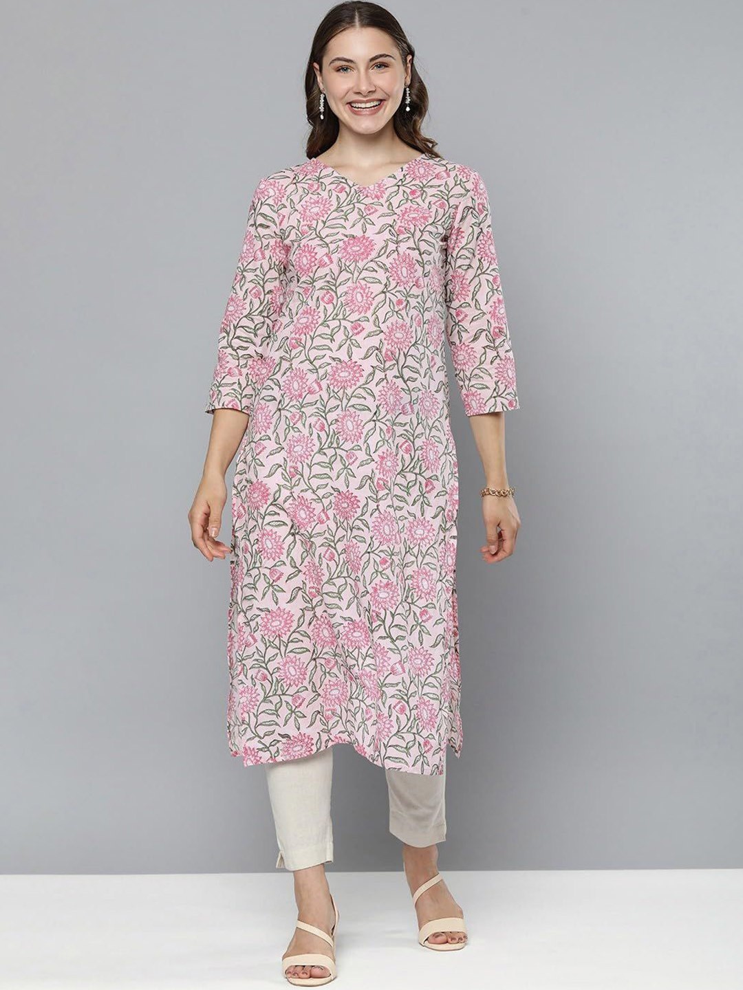 

13-Star Women Floral Printed V-Neck Pure Cotton Kurti, Peach
