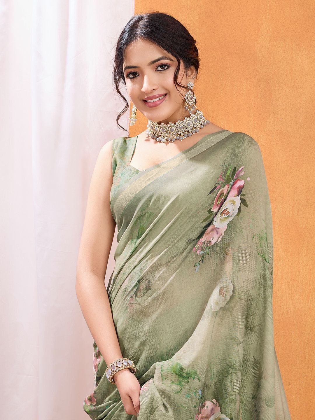 

Rekha Maniyar Floral Printed Saree, Green