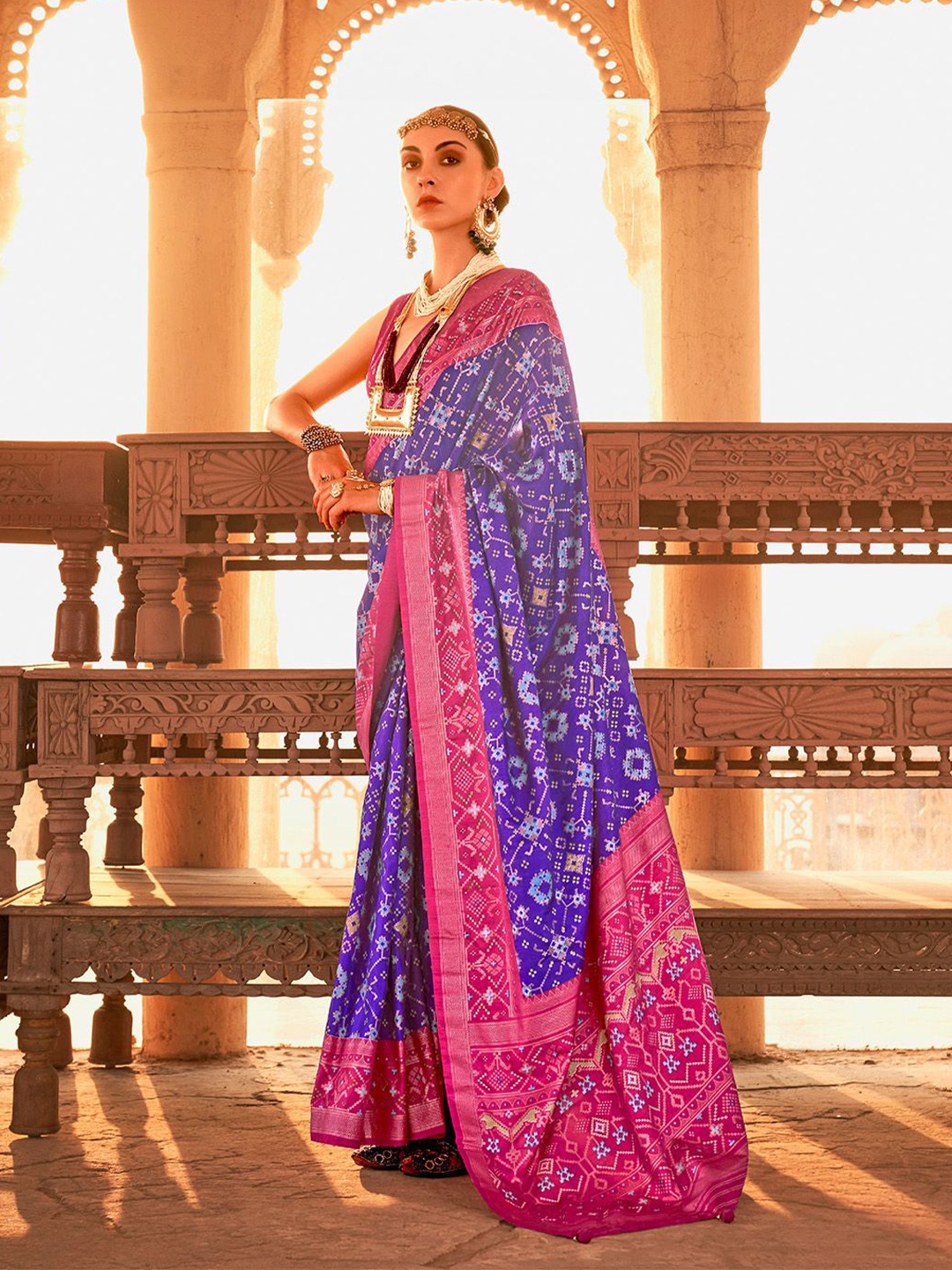 

DEVATITHI Kalamkari Silk Blend Patola Saree, Blue