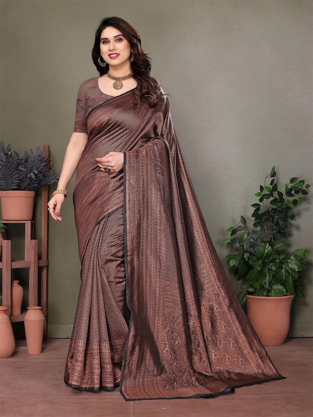 

VEDANT VASTRAM Abstract Zari Saree, Black