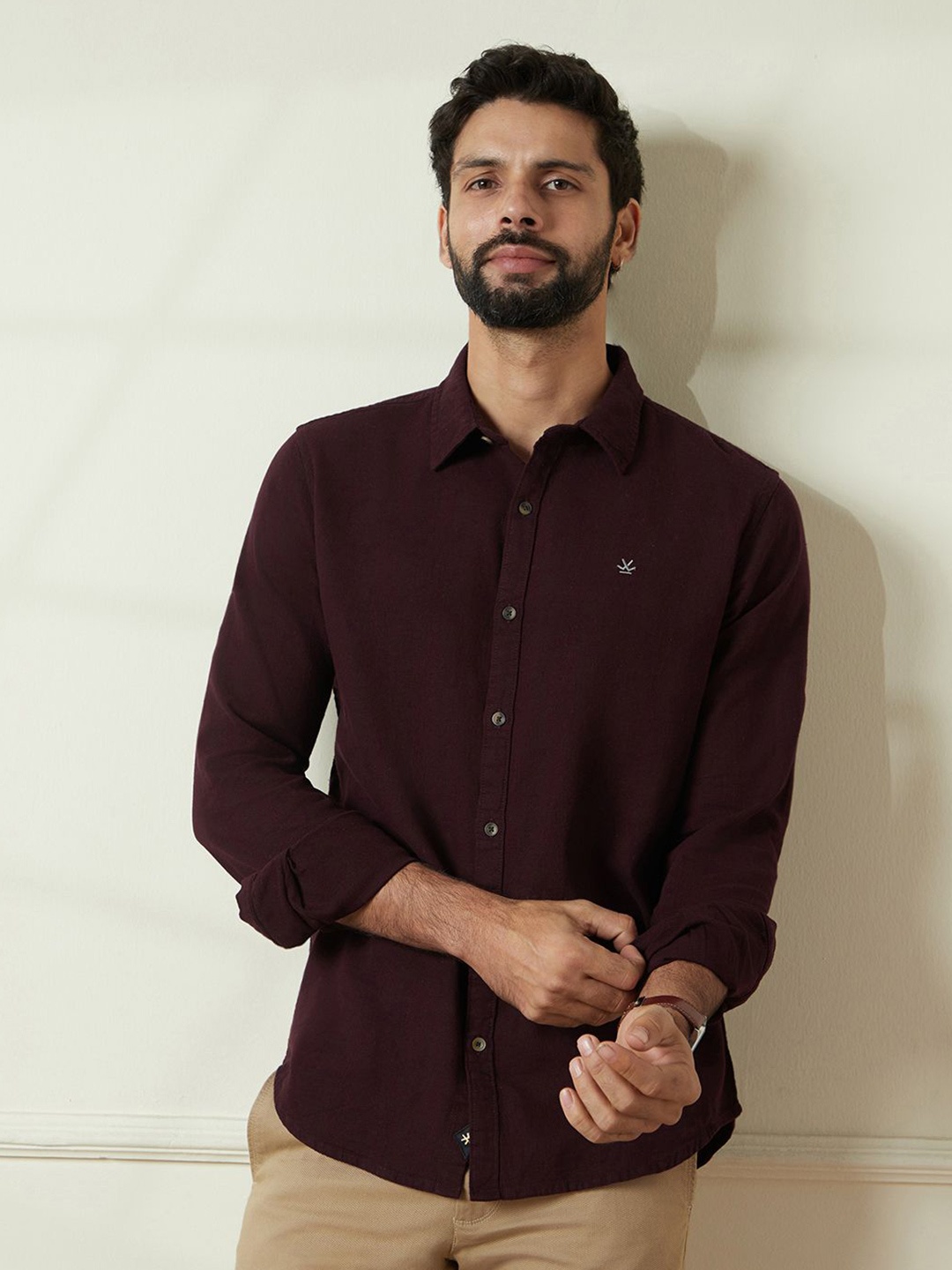 

WROGN Men Comfort Slim Fit Spread Collar Solid Cotton Casual Shirt, Maroon