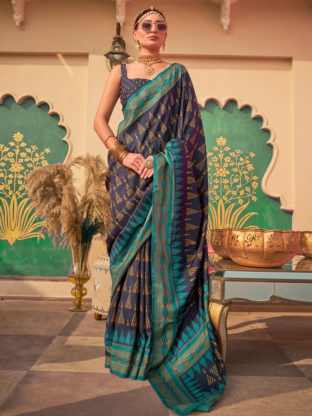 

Anouk Silk Blend Sungudi Saree, Navy blue