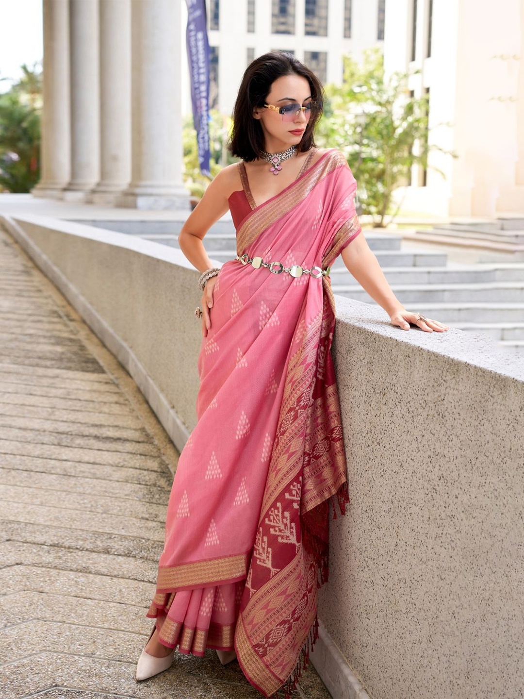 

DEVATITHI Zari Silk Blend Saree, Pink