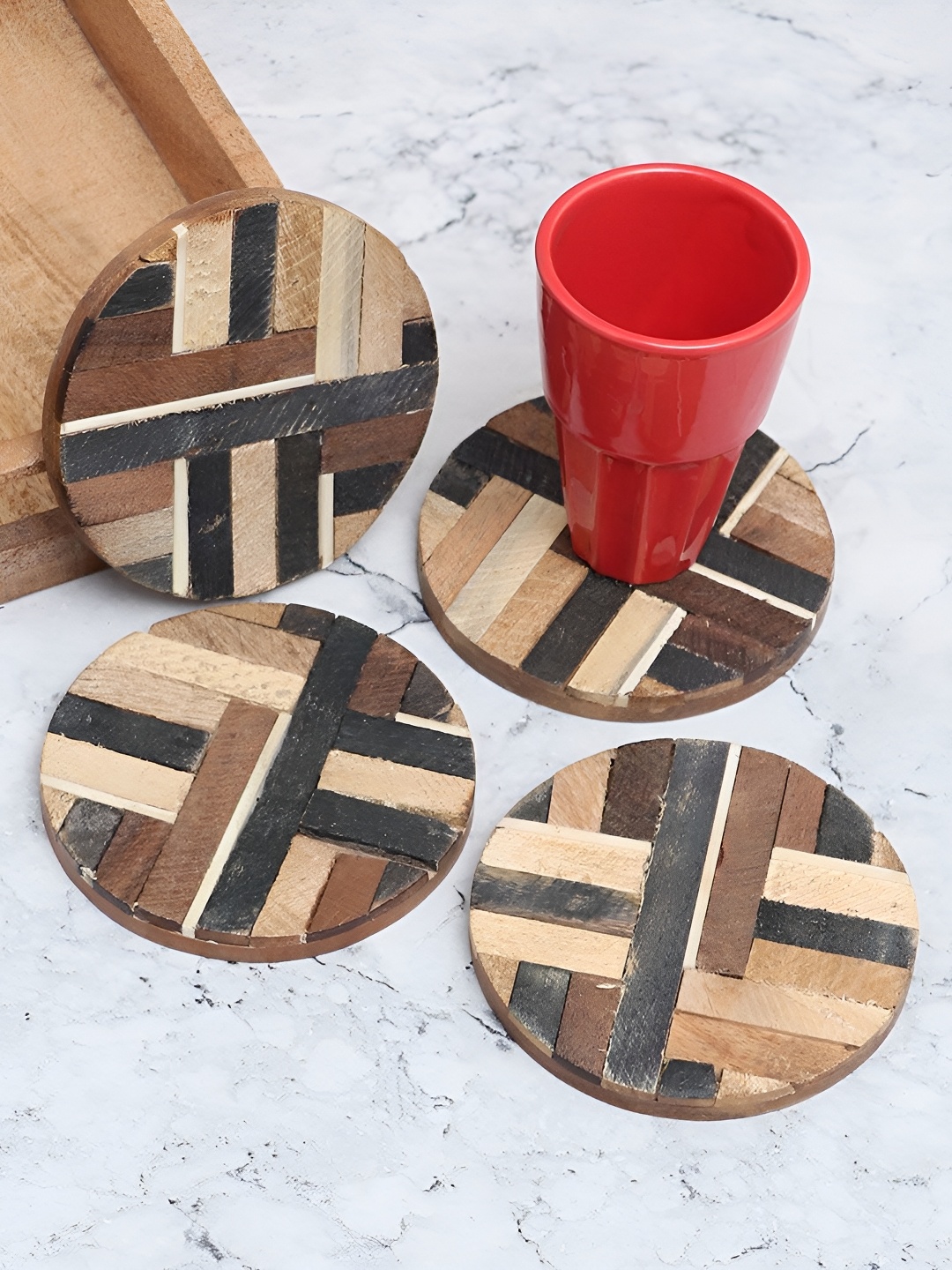 

Indianshelf Brown & Beige 4 Pieces Geometric Circular Wooden Dining Table Coasters