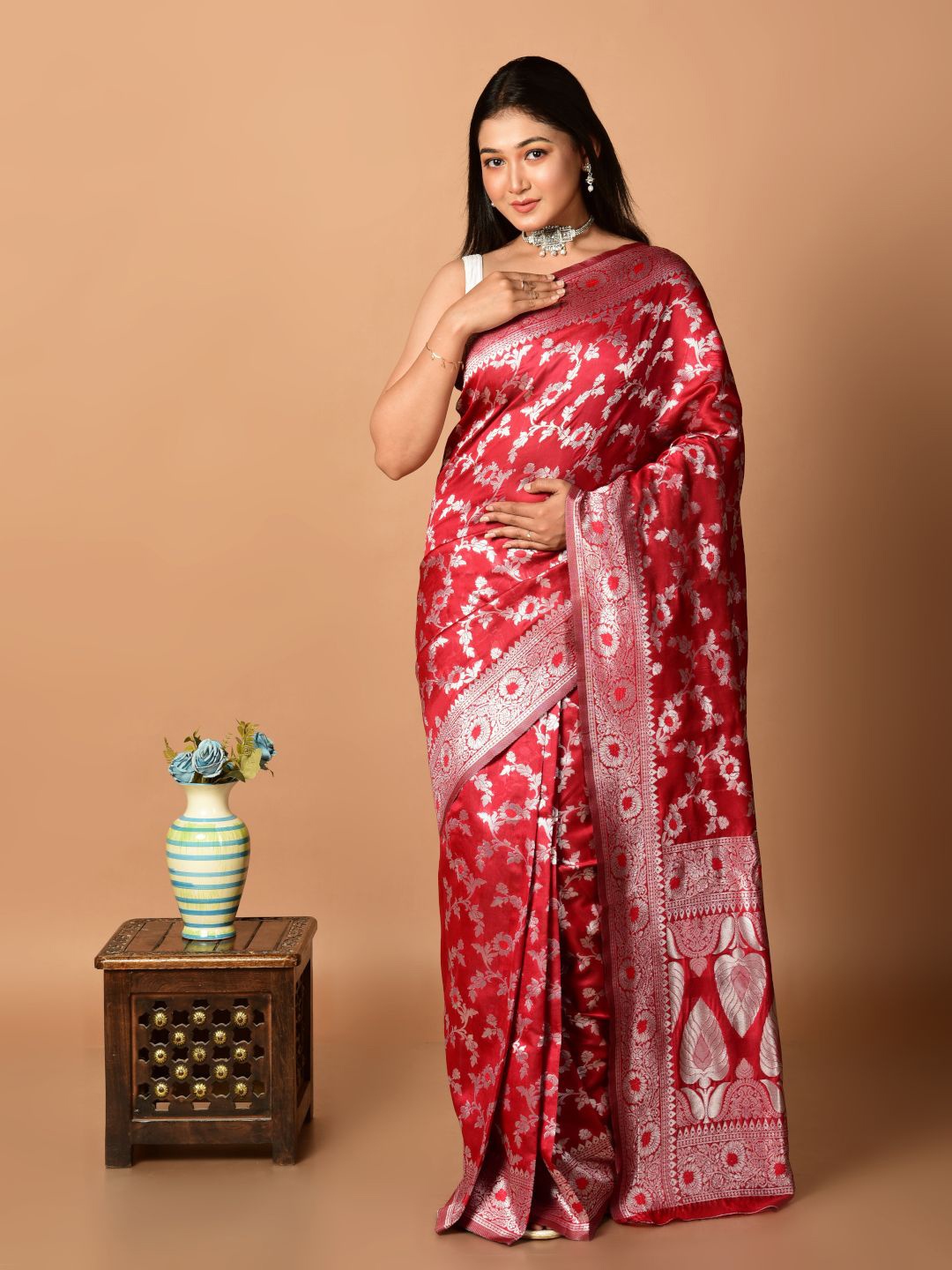 

Laa Calcutta Woven Design Zari Banarasi Saree, Red