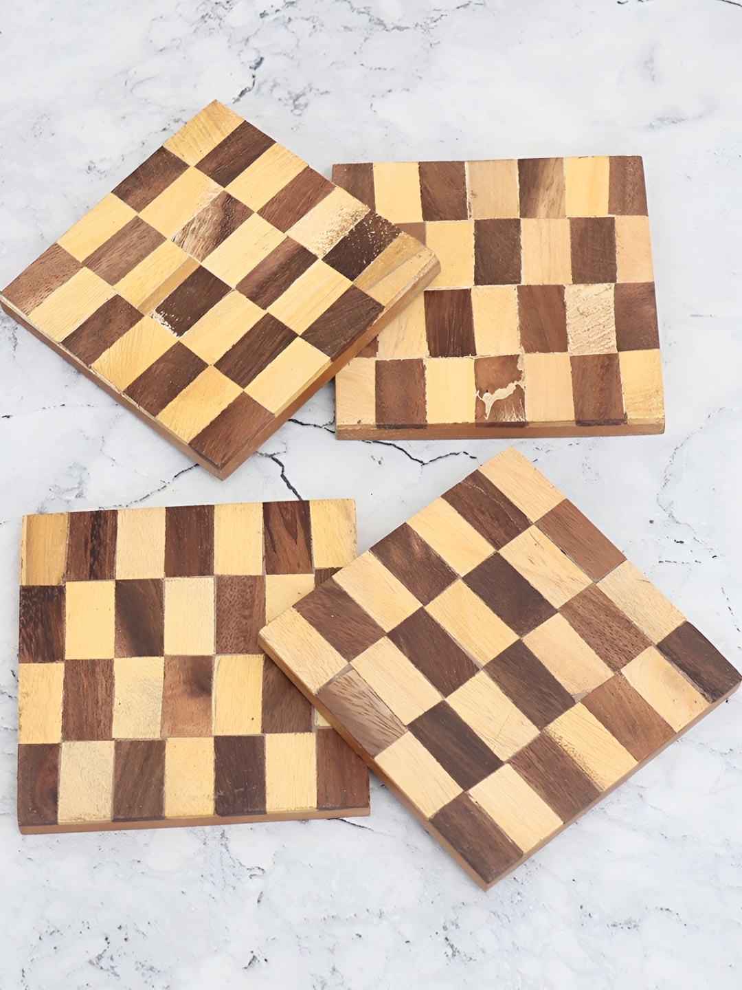 

Indianshelf Brown & Beige 4 Pieces Checked Square Wooden Coasters