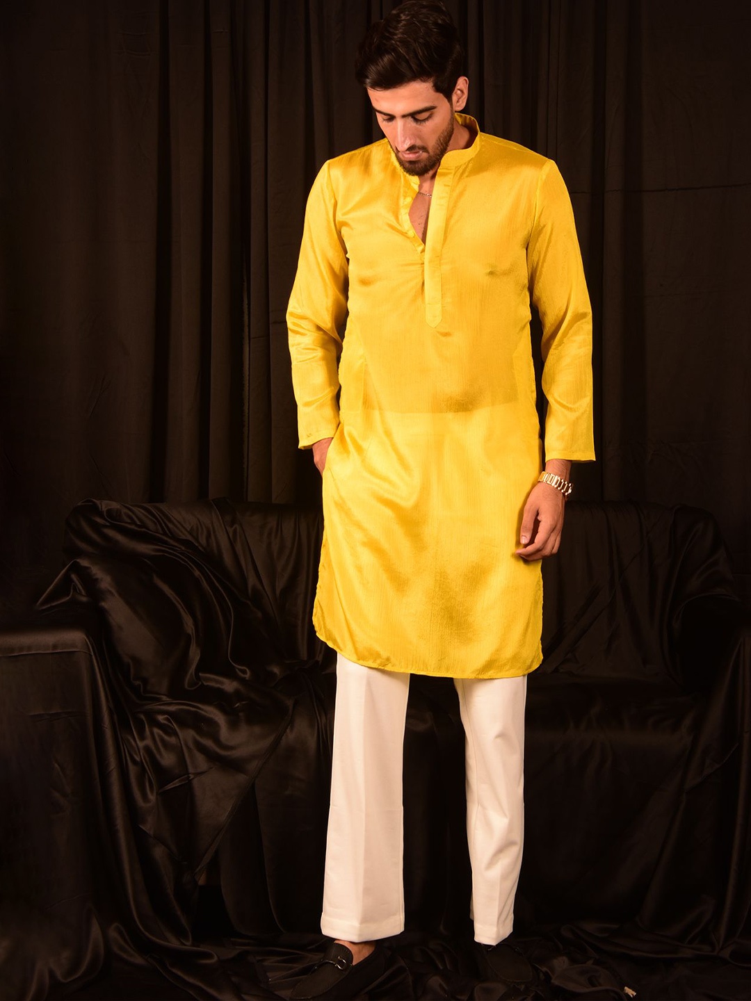 

Laalzari Band Collar Chinon Straight Kurta With Trousers, Yellow