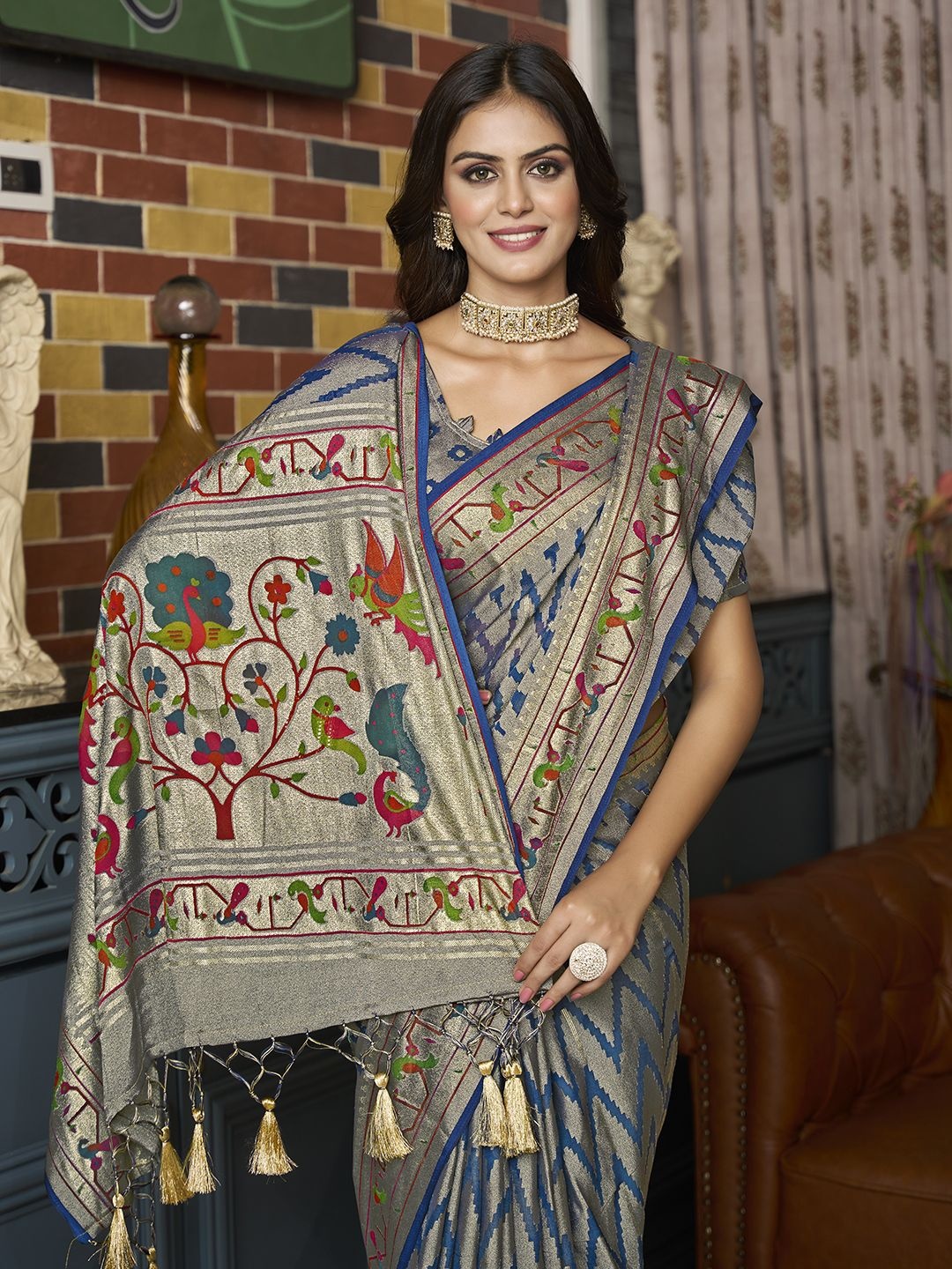 

Rekha Maniyar Woven Design Zari Brasso Saree, Navy blue