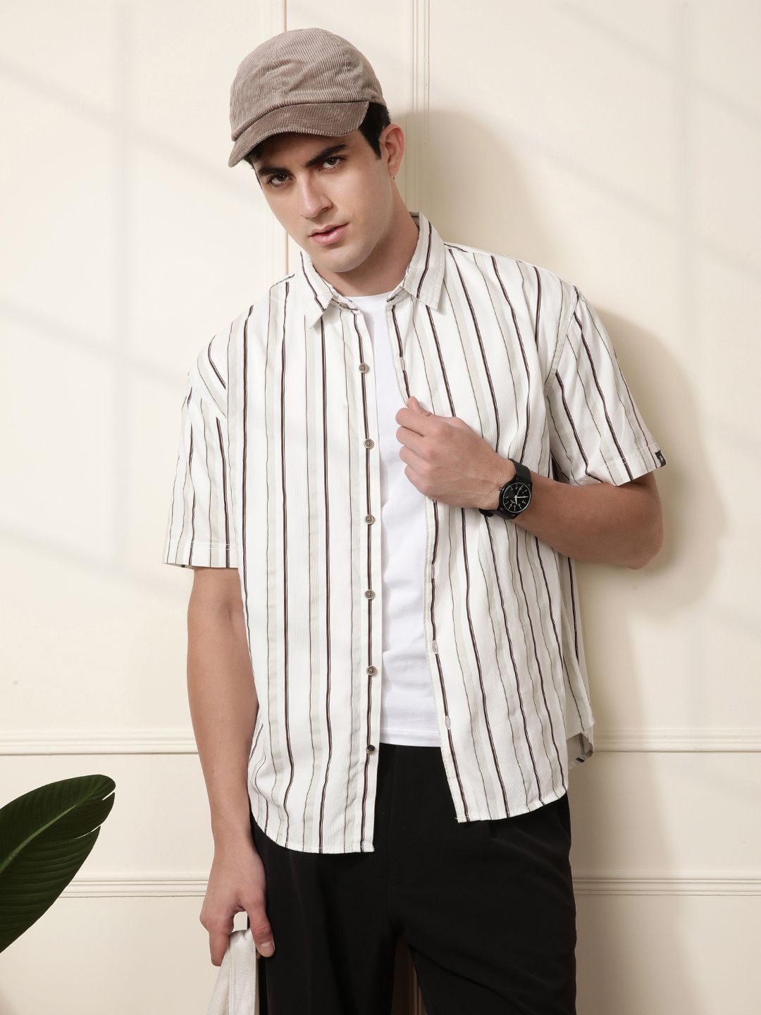 

WROGN Men Comfort Relaxed Fit Spread Collar Vertical Striped Cotton Casual Shirt, White