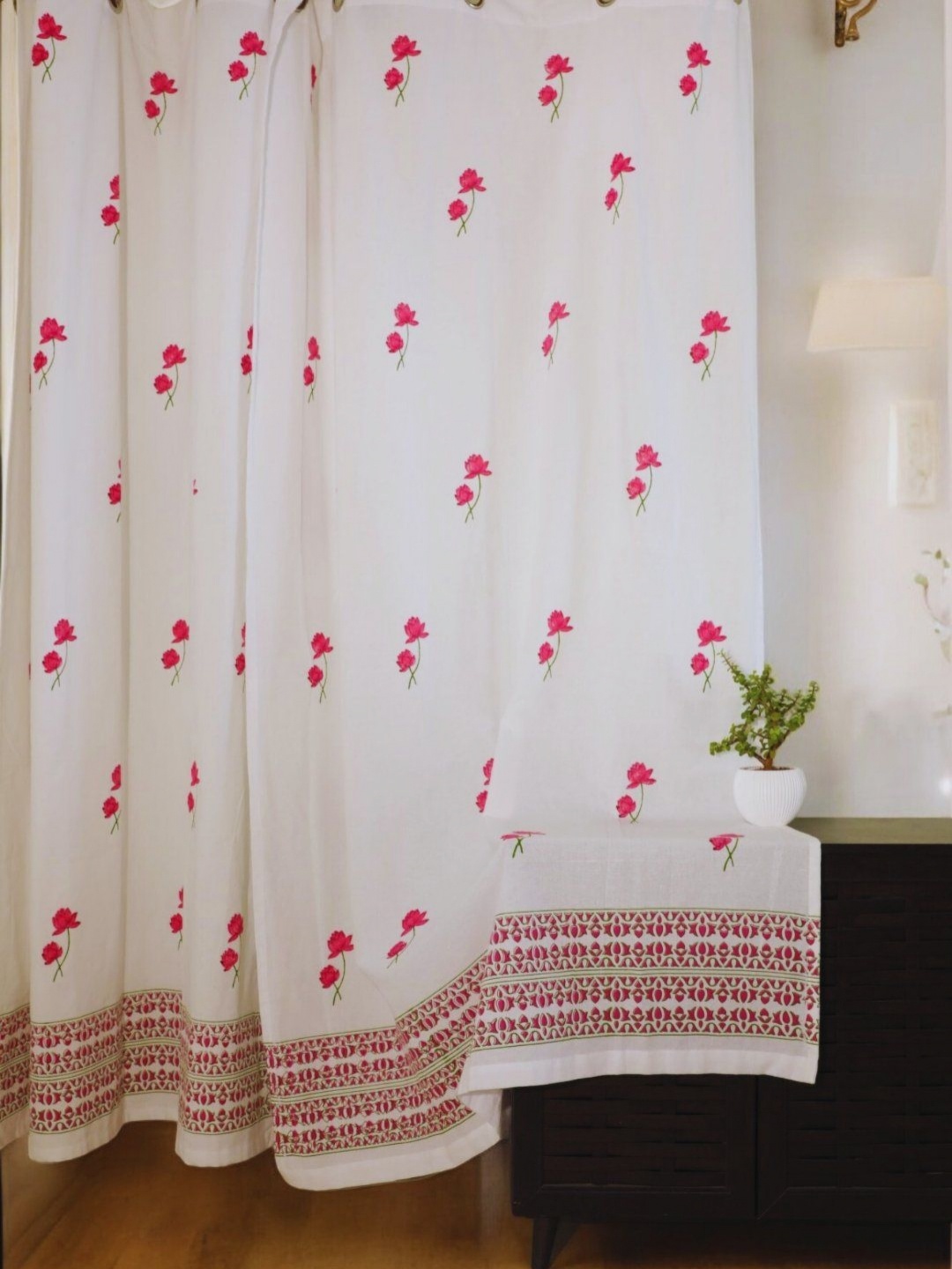 

PLAYFUL STITCHES White & Red Set of 2 Floral Door Curtain