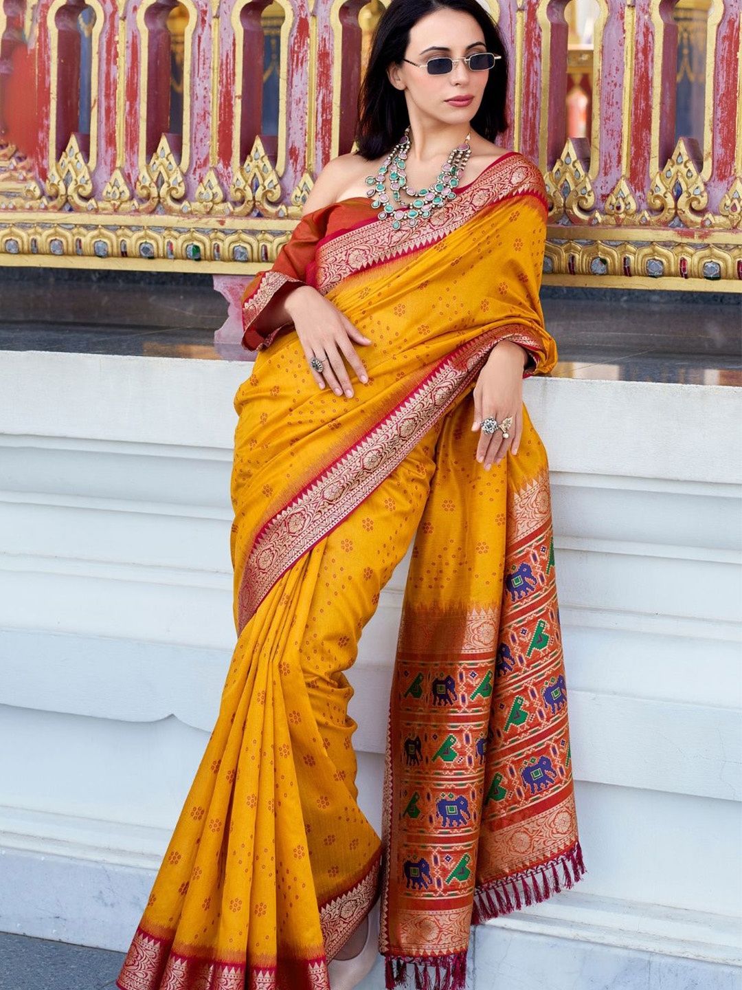 

DEVATITHI Bandhani Zari Silk Blend Saree, Yellow