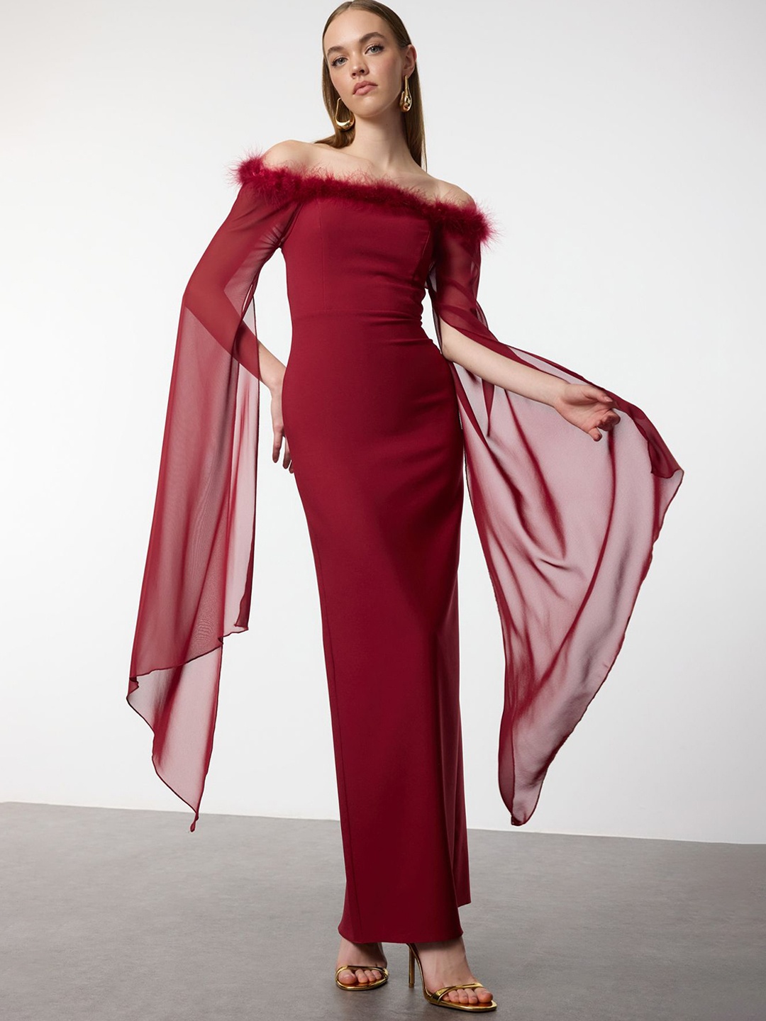 

Trendyol Solid Off-Shoulder Maxi Dress, Red