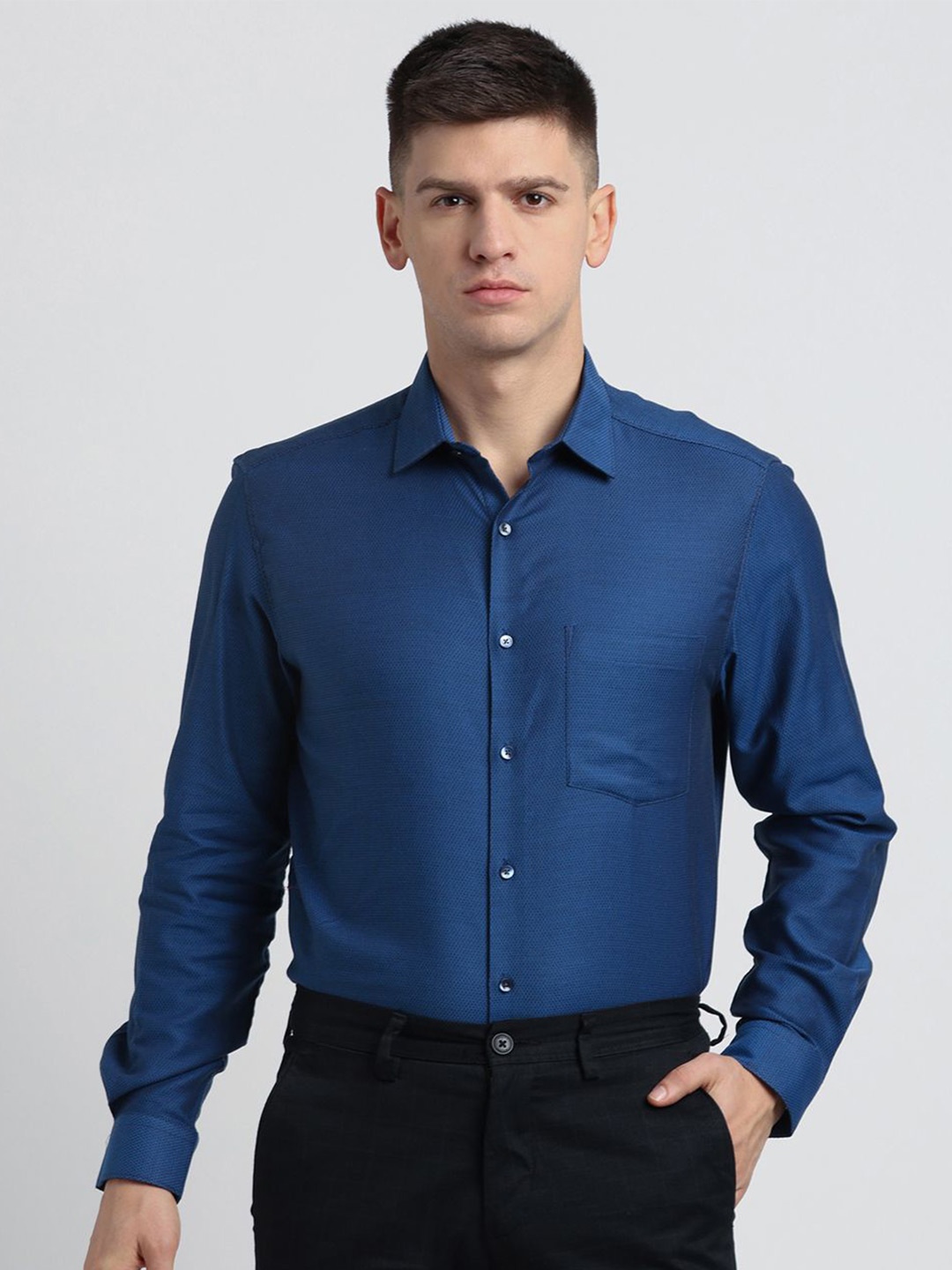 

Turtle Men Standard Slim Fit Spread Collar Textured Cotton Formal Shirt, Blue
