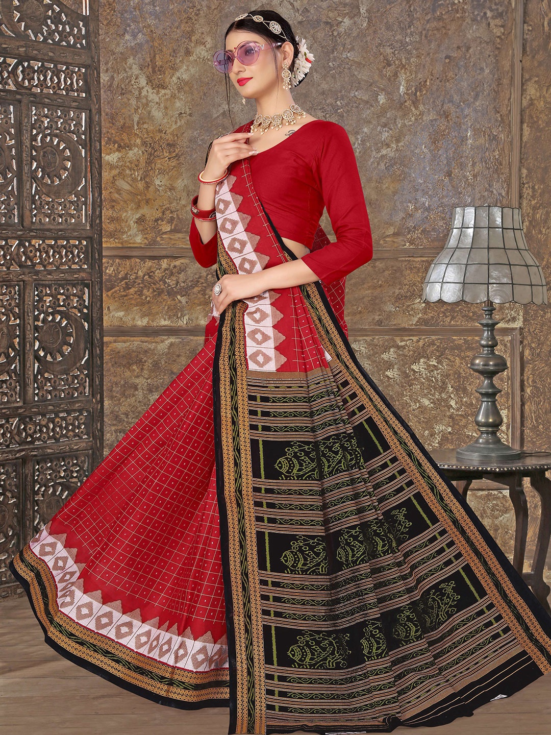 

pasapalli Pure Cotton Sambalpuri Saree, Red