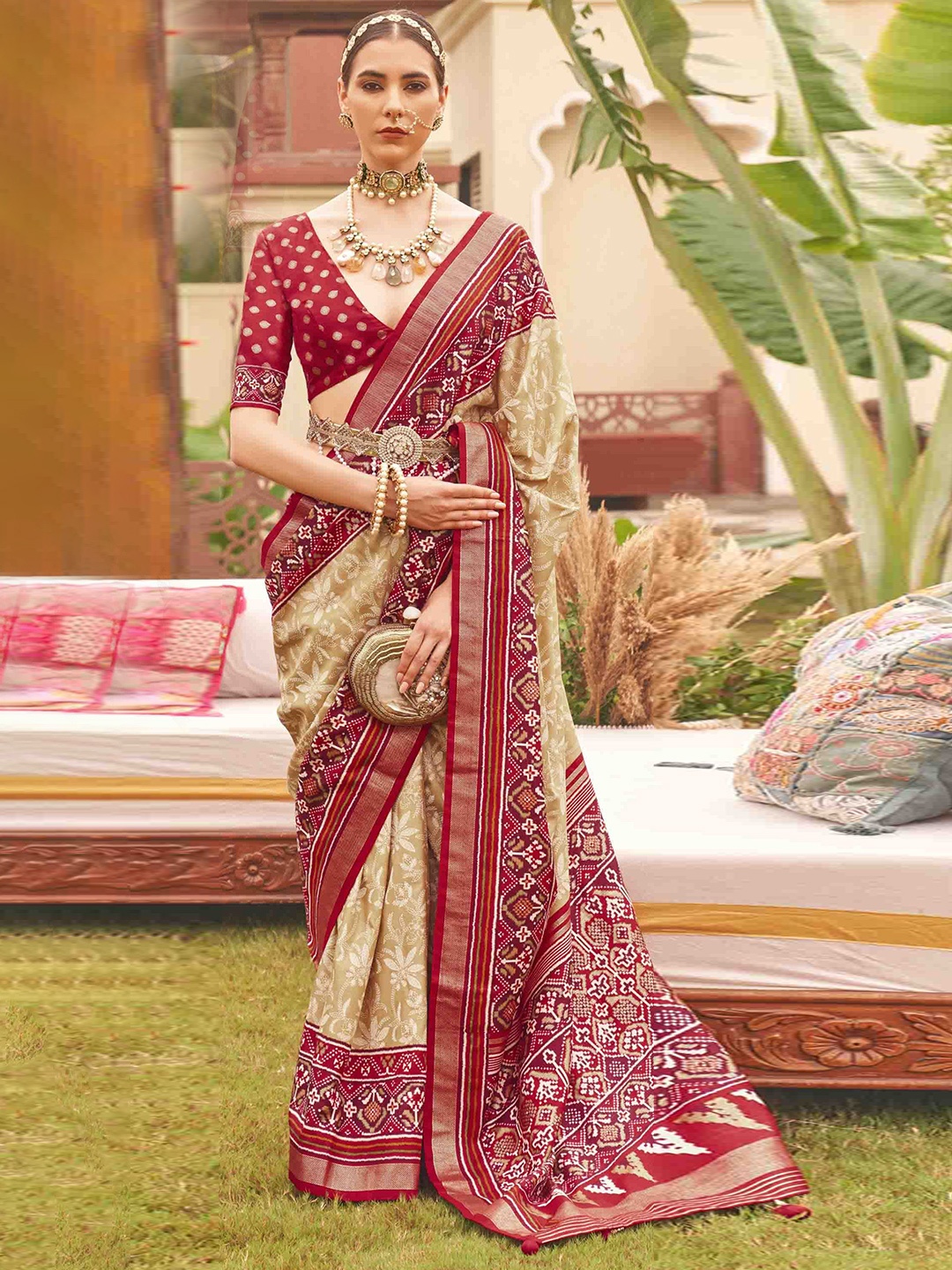 

KIMISHA Woven Design Patola Saree, Cream