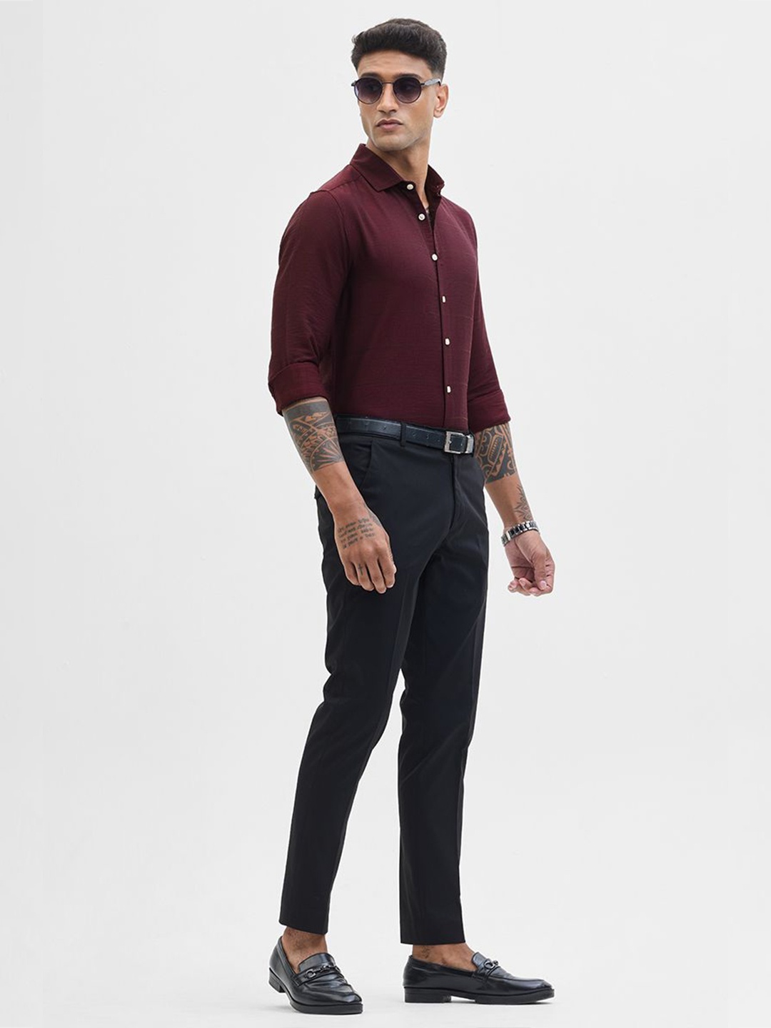 

Snitch Men Classic Slim Fit Spread Collar Solid Formal Shirt, Maroon