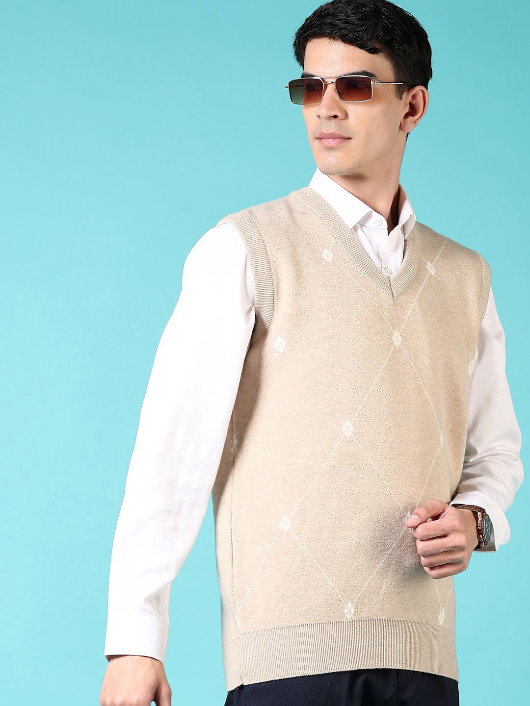 

V-Mart Men Geometric Printed Pullover, Beige