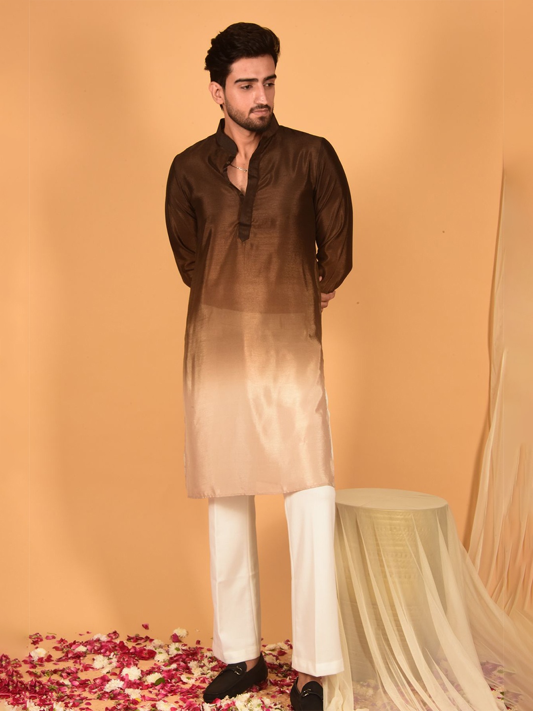 

Laalzari Men Ombre Dyed Regular Straight Kurta with Trouser, Brown