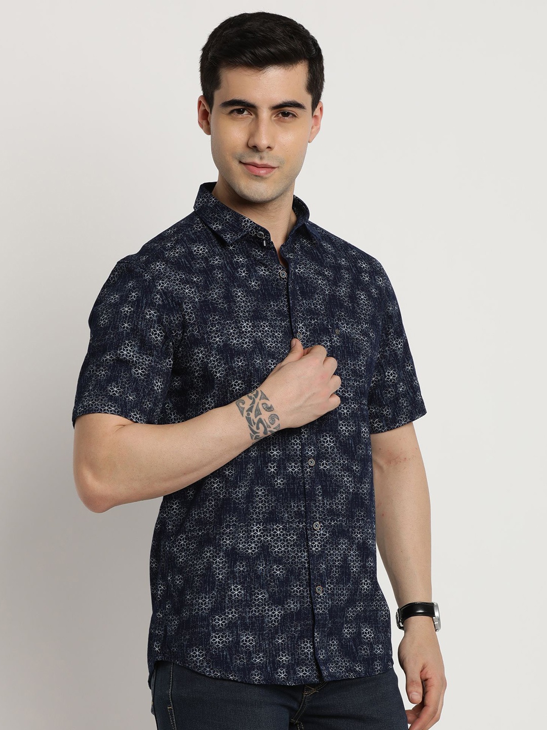 

Turtle Men Relaxed Fit Spread Collar Geometric Printed Cotton Casual Shirt, Navy blue