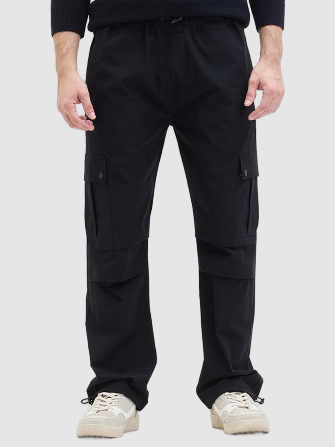 

Snitch Men Relaxed Loose Fit Cargos Trousers, Black