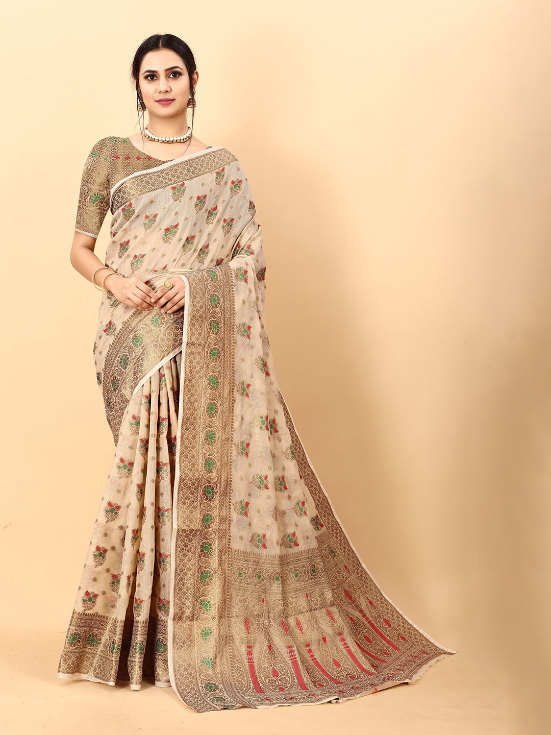 

VEDANT VASTRAM Woven Design Zari Saree, Beige