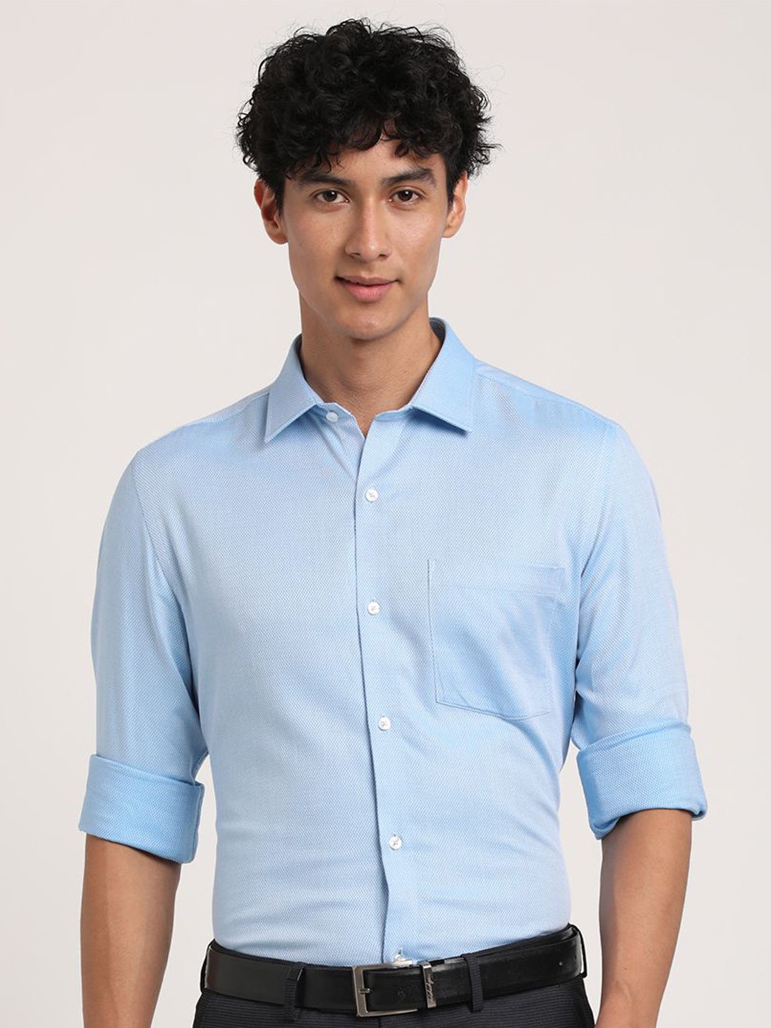 

Turtle Men Standard Slim Fit Spread Collar Textured Cotton Formal Shirt, Blue