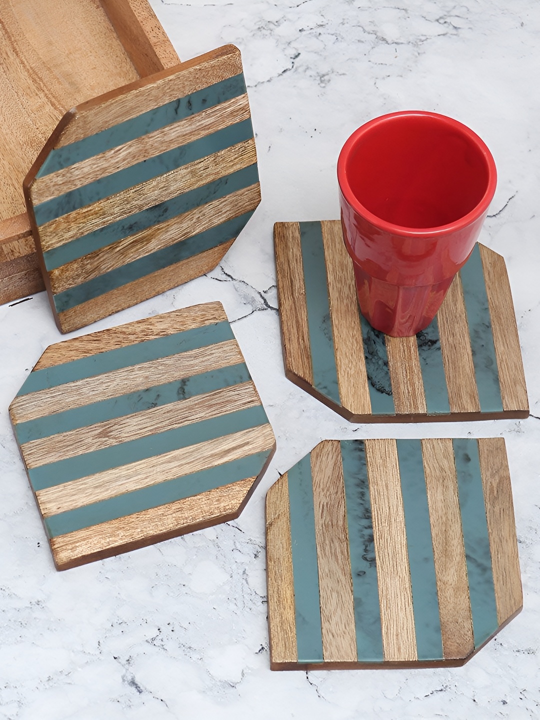 

Indianshelf Brown And Green 4 Pieces Striped Wood Heaxagon Coasters