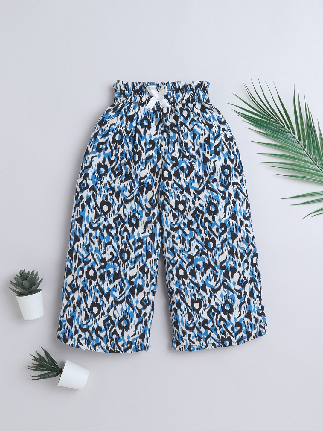 

The Magic Wand Girls Printed Mid-Rise Trousers, Black