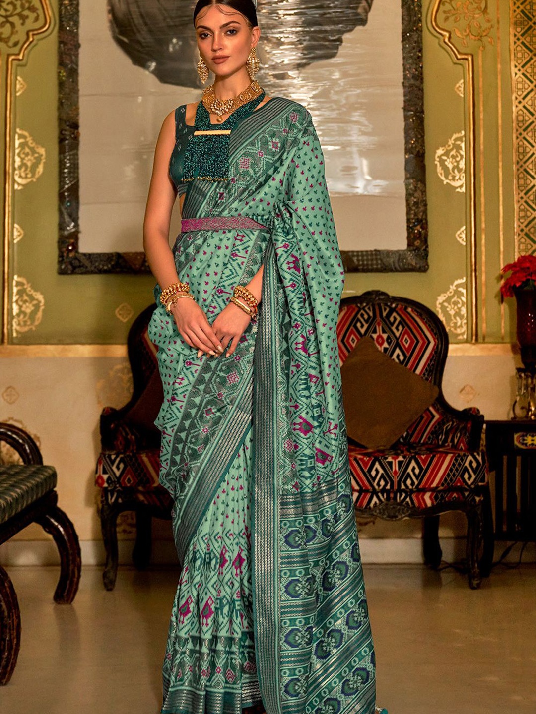 

DEVATITHI Kalamkari Silk Blend Patola Saree, Green