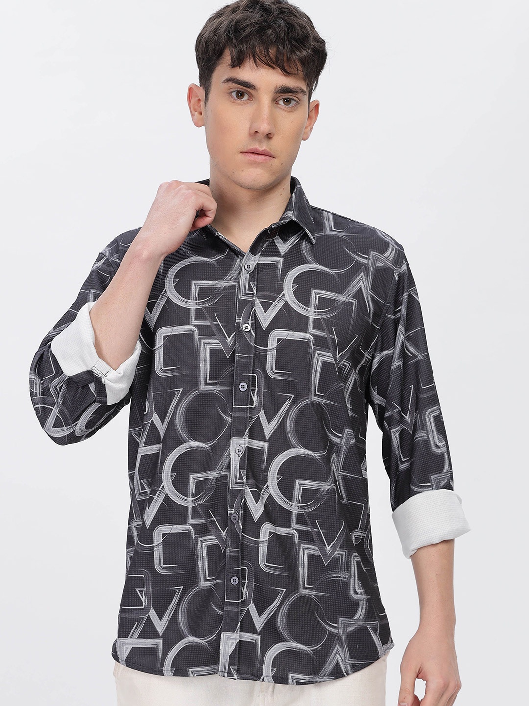 

BUMCHIQ Men Comfort Slim Fit Spread Collar Geometric Printed Casual Shirt, Black